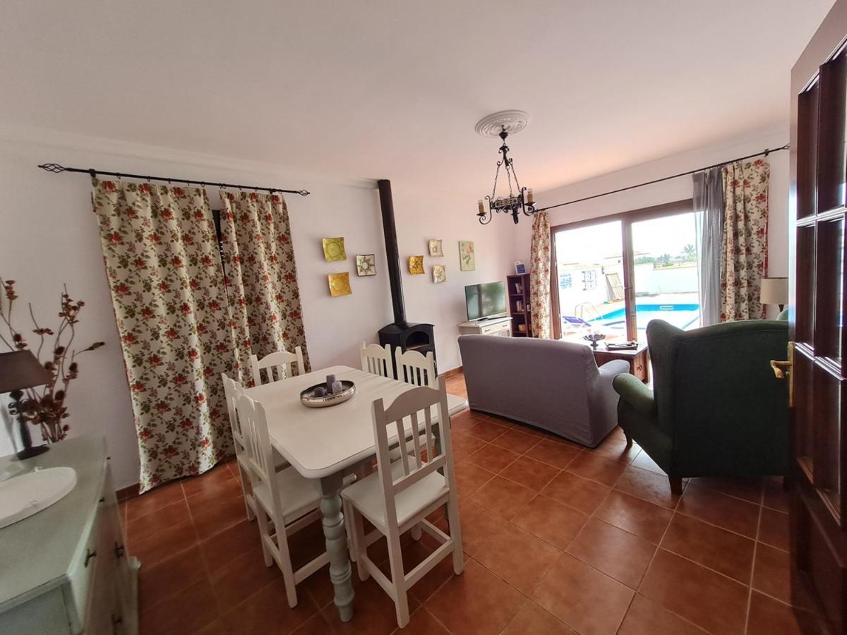 Chalet Las Adelfas Chaparrillo Conil De La Frontera Exterior photo